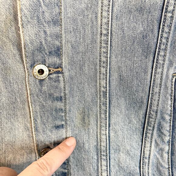 Lucky Brand Women Light Blue Long Sleeve Distressed Denim Button Up Shirt Medium - Picture 10 of 11